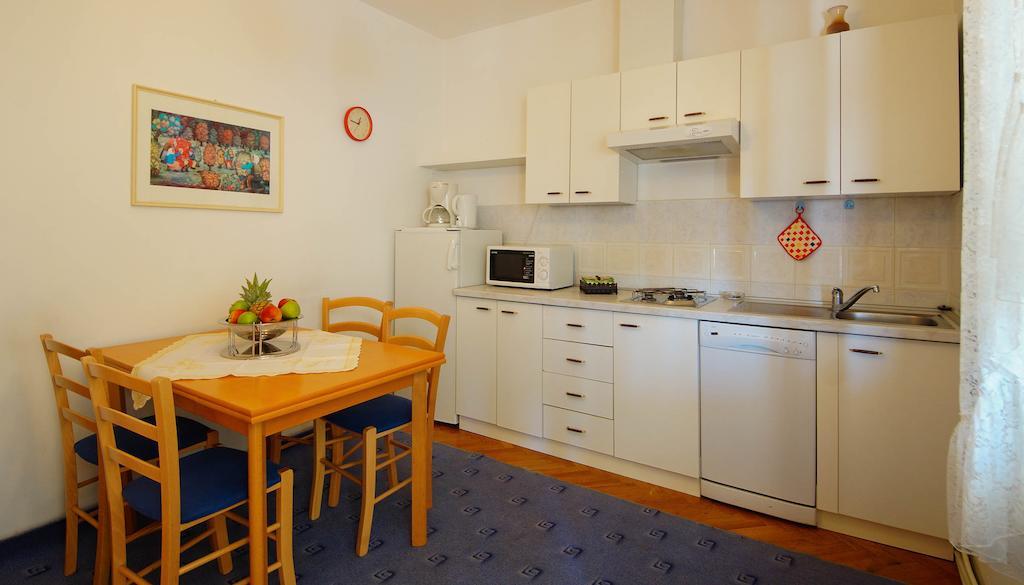 Apartments Lina Novi Vinodolski Chambre photo