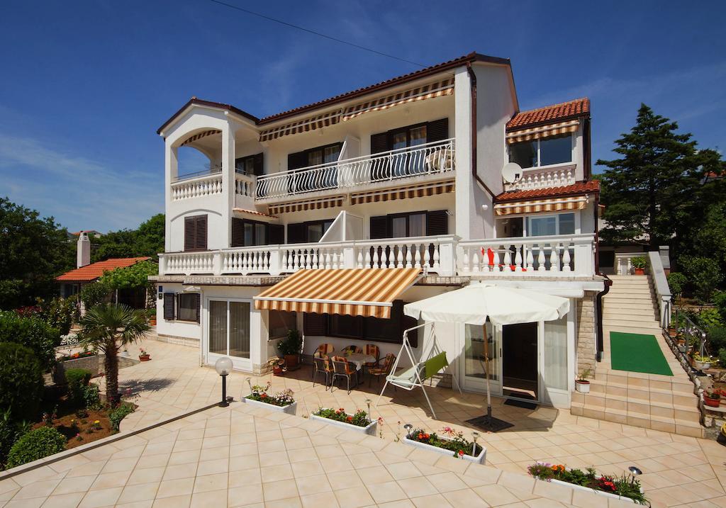 Apartments Lina Novi Vinodolski Extérieur photo