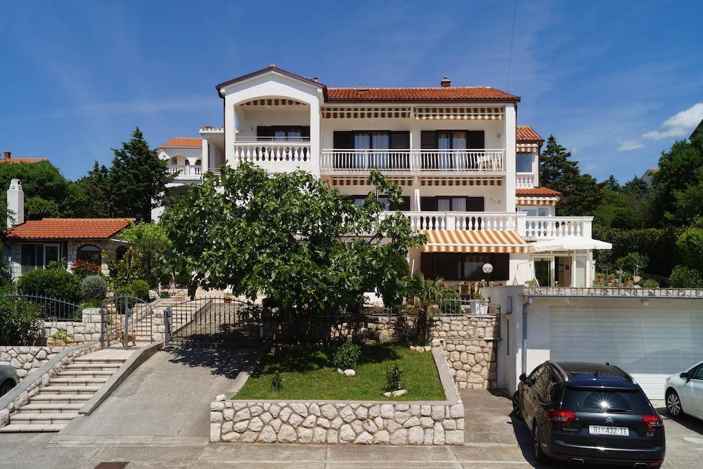 Apartments Lina Novi Vinodolski Extérieur photo