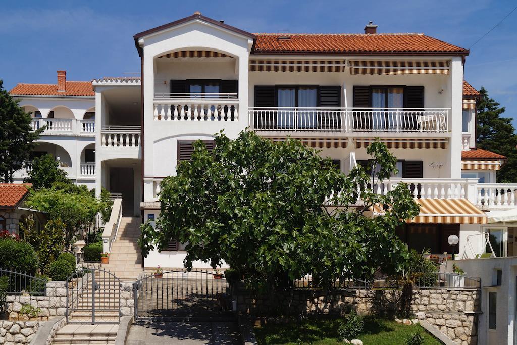 Apartments Lina Novi Vinodolski Extérieur photo